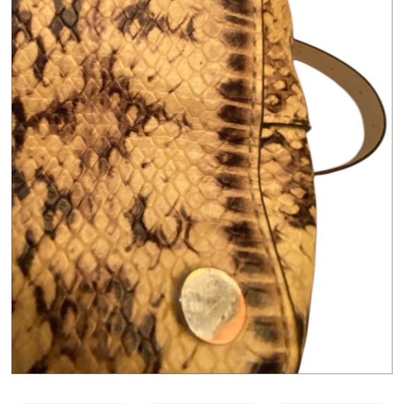 Michael Kors Blakely Bucket Bag - Picture 8 of 10